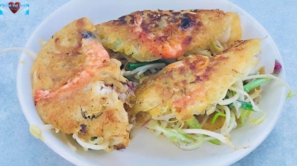Cách ăn bánh xèo kiểu Ninh Thuận – Không giống ai nhưng “gây nghiện”