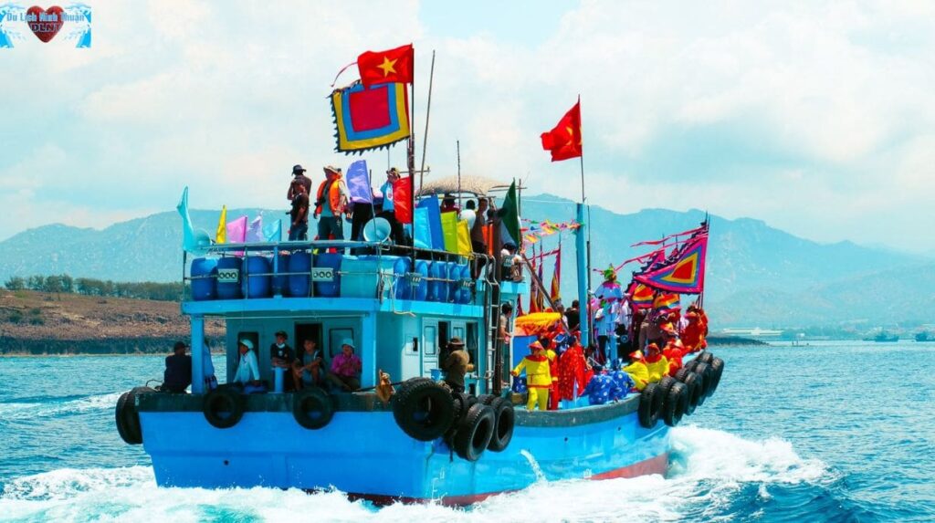 Lịch sử và nguồn gốc của lễ hội cầu ngư